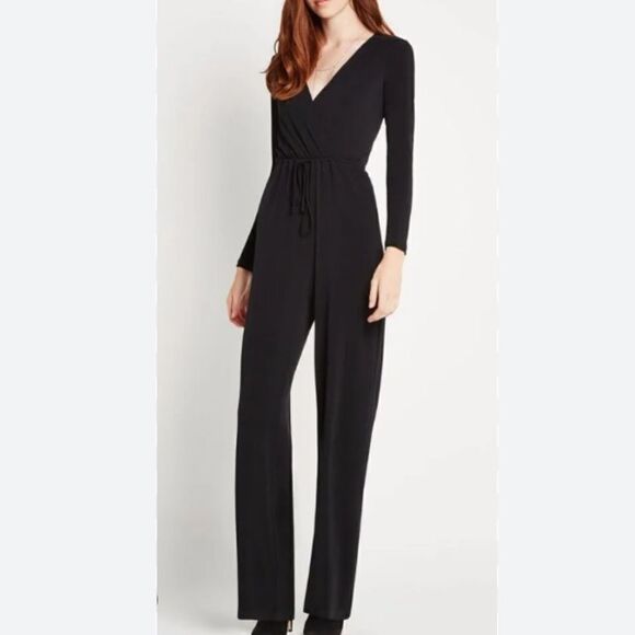 BCBGeneration black surplice jumpsuit. Size xs - Picture 1 of 14